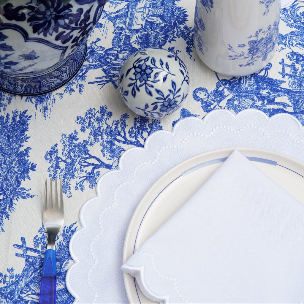 LILY WHITE ROUND FABRIC PLACEMAT & NAPKIN SET (Set Of 4)