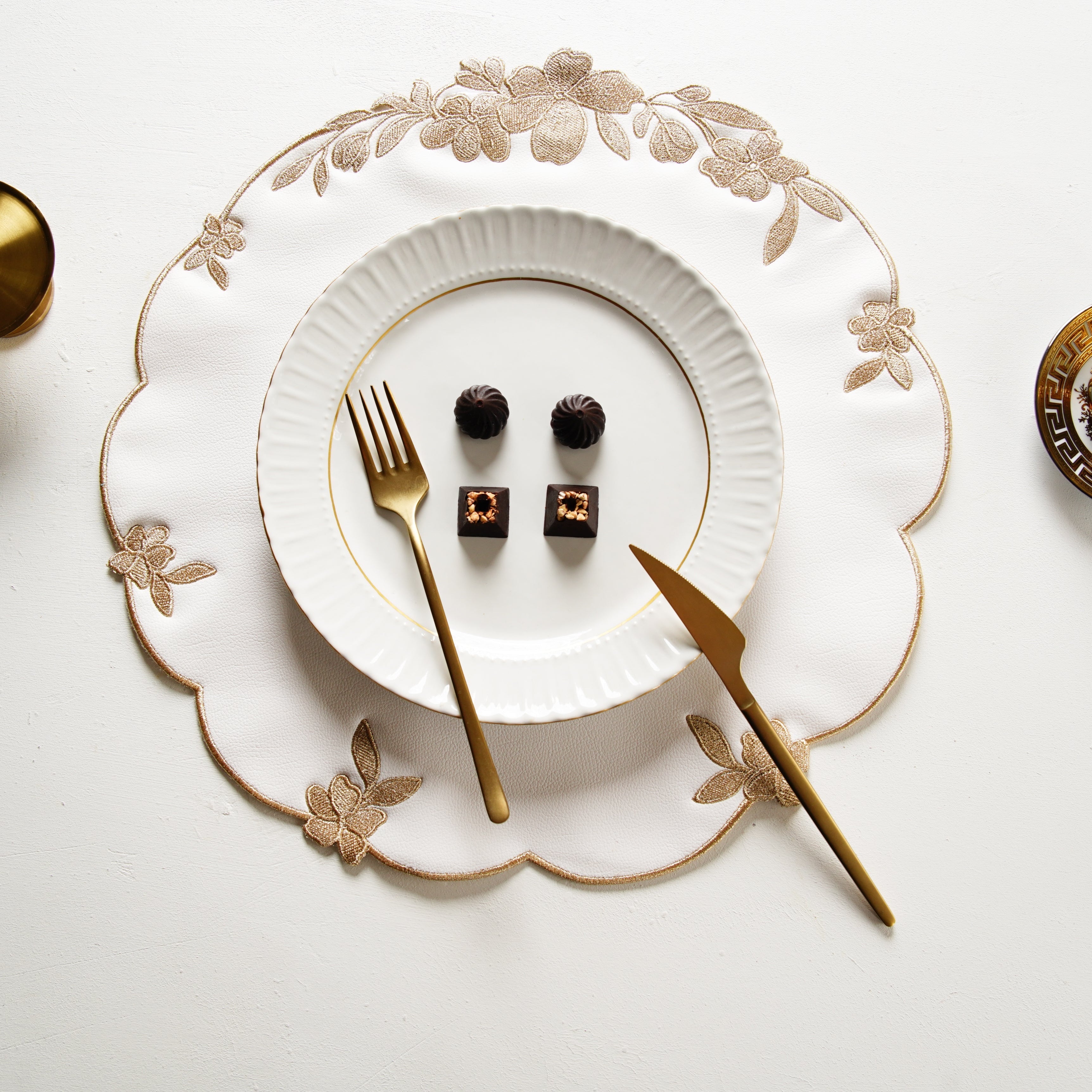 LOTUS WHITE GOLD ROUND FAUX LEATHER PLACEMAT (Set Of 4)