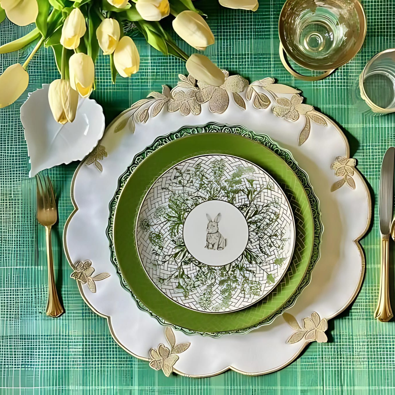 LOTUS WHITE GOLD ROUND FAUX LEATHER PLACEMAT (Set Of 4)