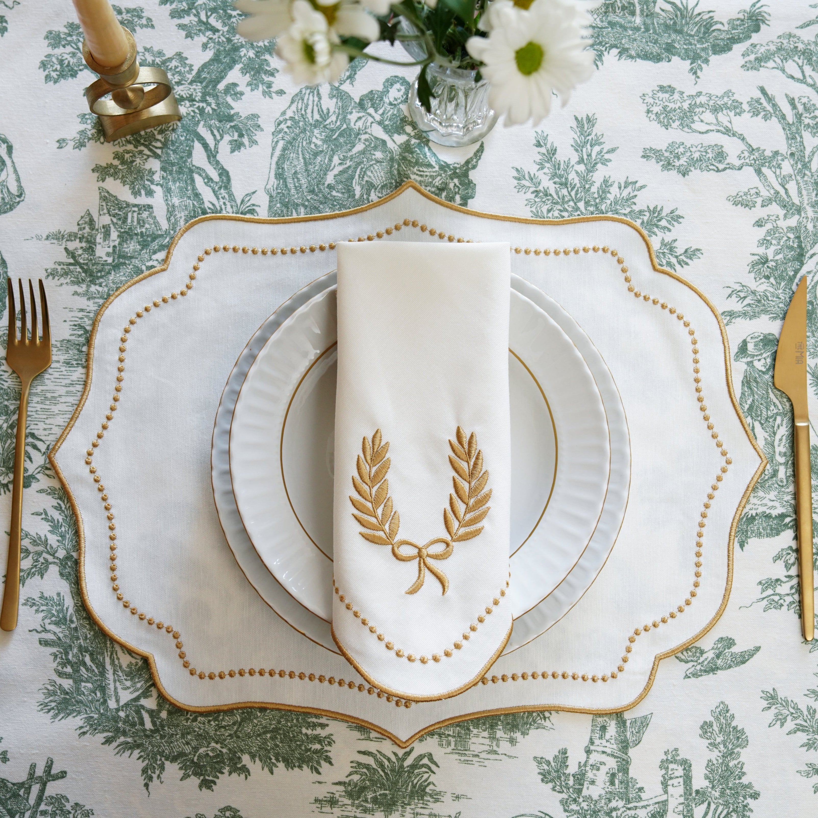 LUNA IVORY GOLD TRIM PLACEMAT & NAPKIN SET (Set Of 4)