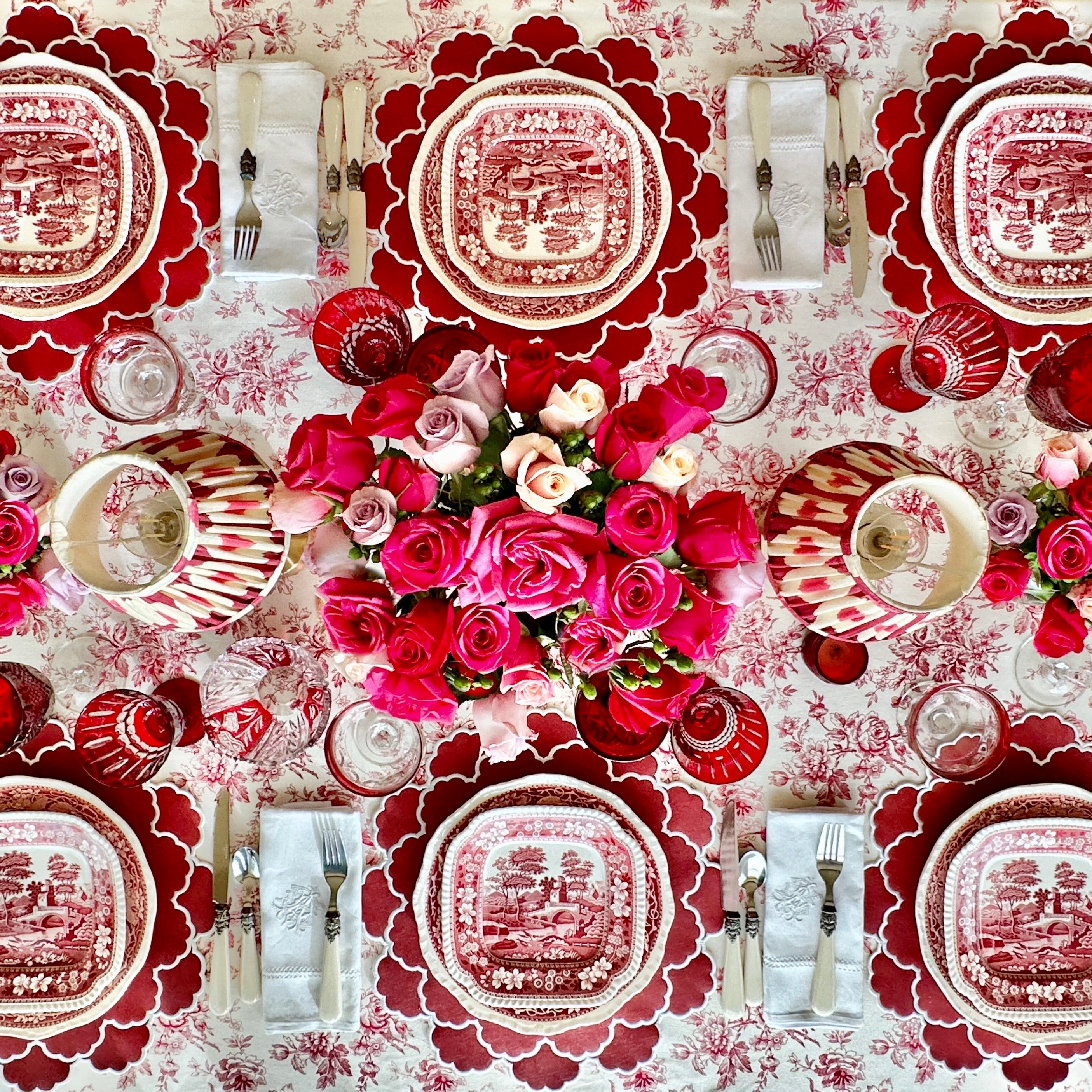 TIMELESS RED SCALLOPED FAUX LEATHER PLACEMAT (Set Of 4)