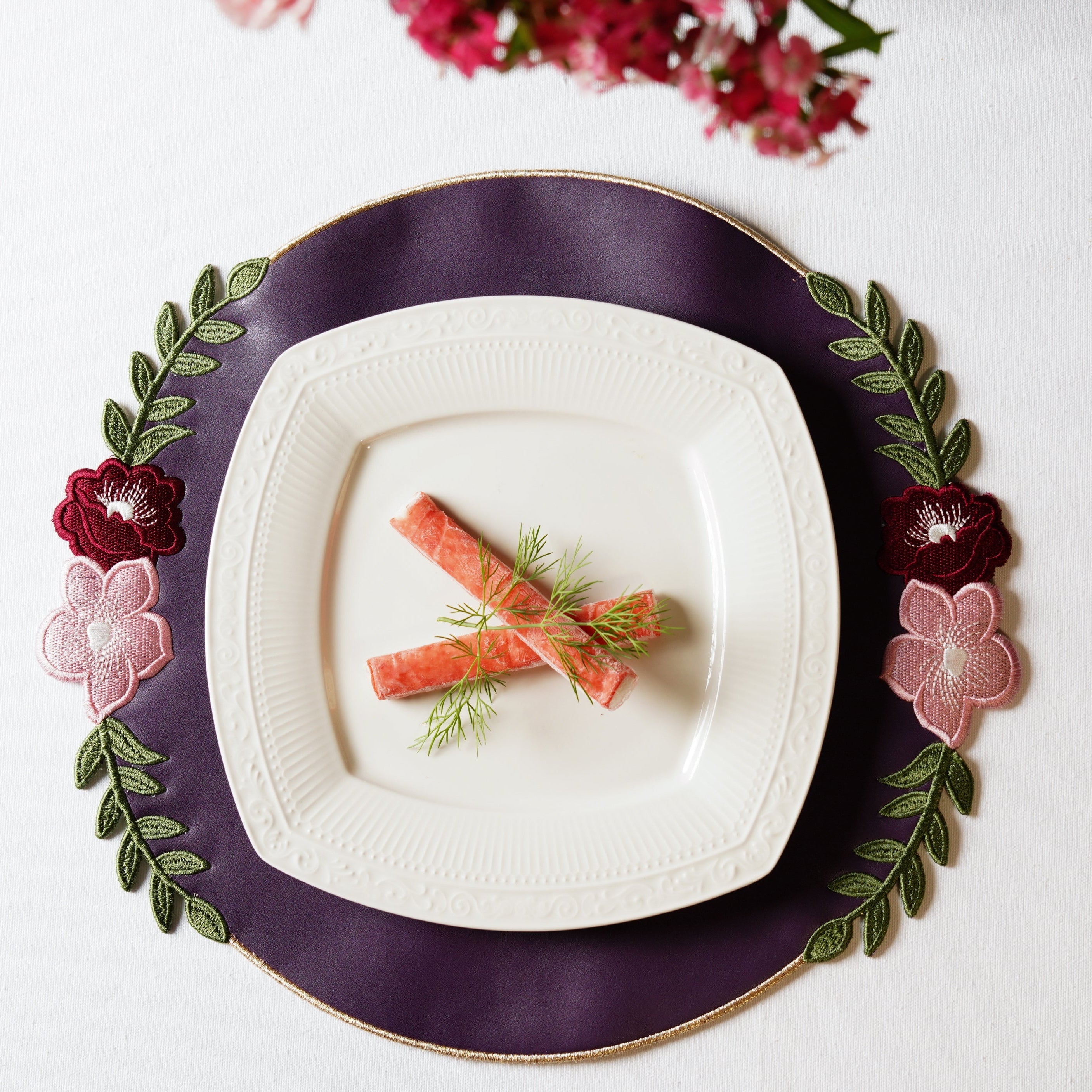 JASMINE PURPLE ORANGE ROUND FAUX LEATHER PLACEMAT (Set Of 4)