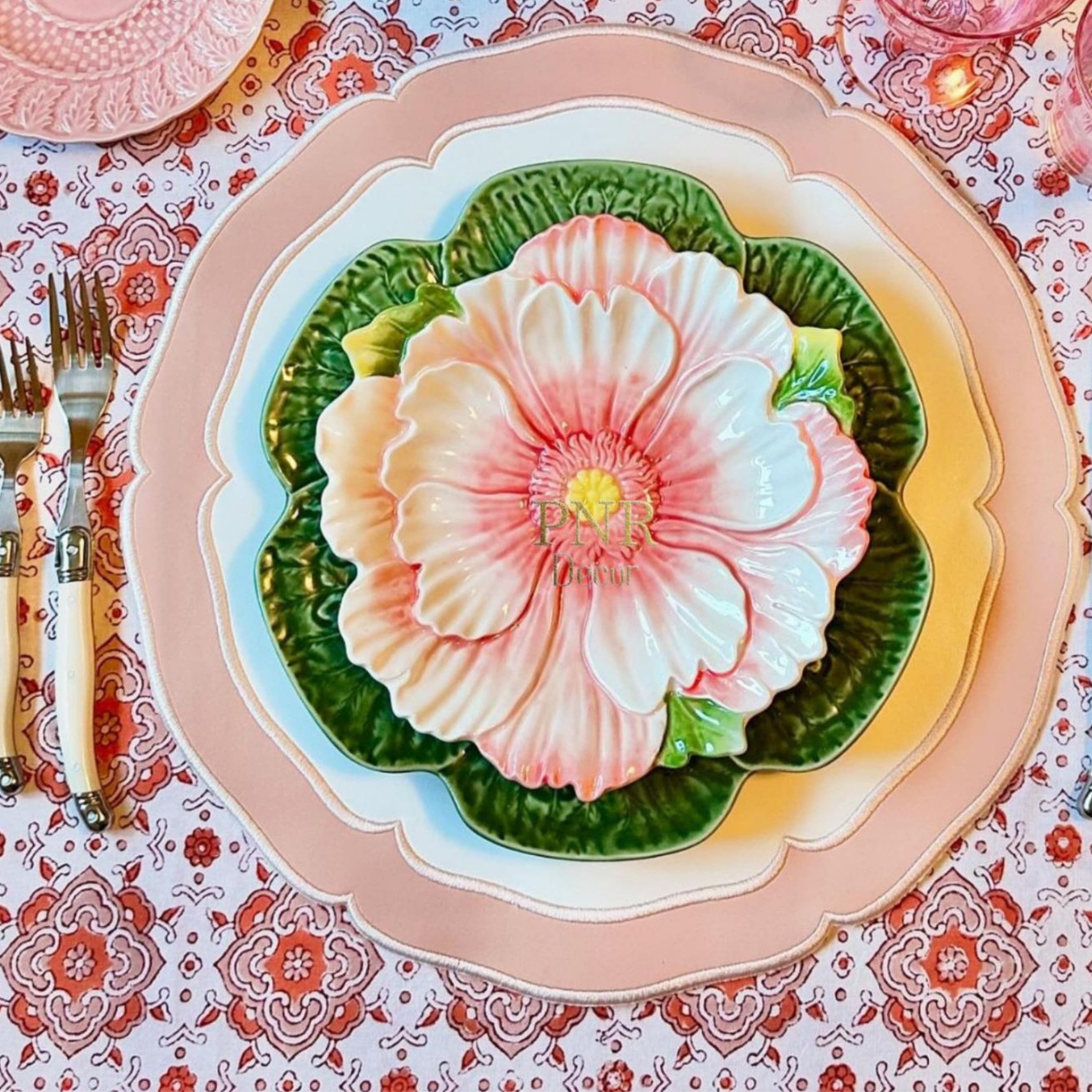 CLARION WHITE & PINK FAUX LEATHER PLACEMAT (Set Of 4)