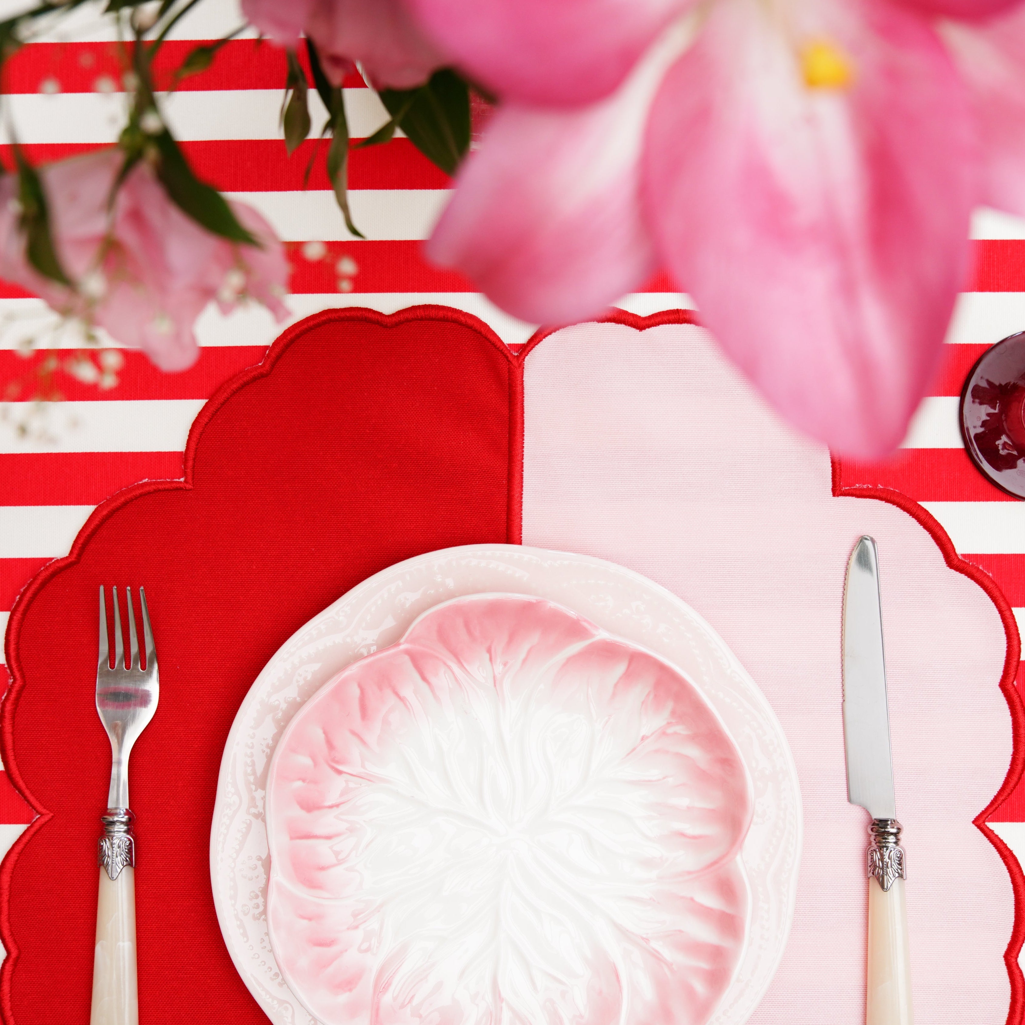 DUALITY PINK RED SCALLOPED FABRIC PLACEMAT (Set Of 4)