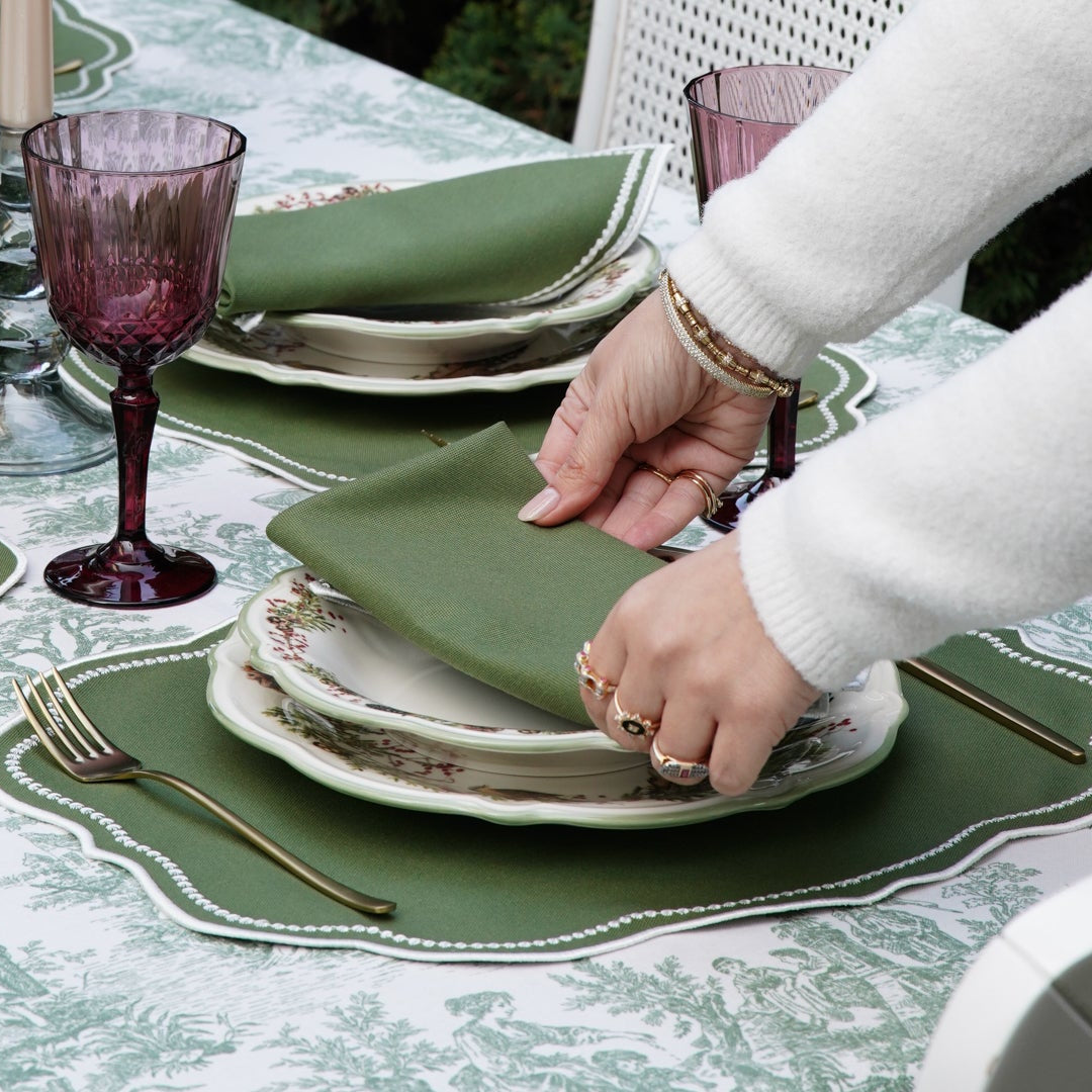 MIRELI GREEN RECTANGLE PLACEMAT & NAPKIN SET (Set Of 4)