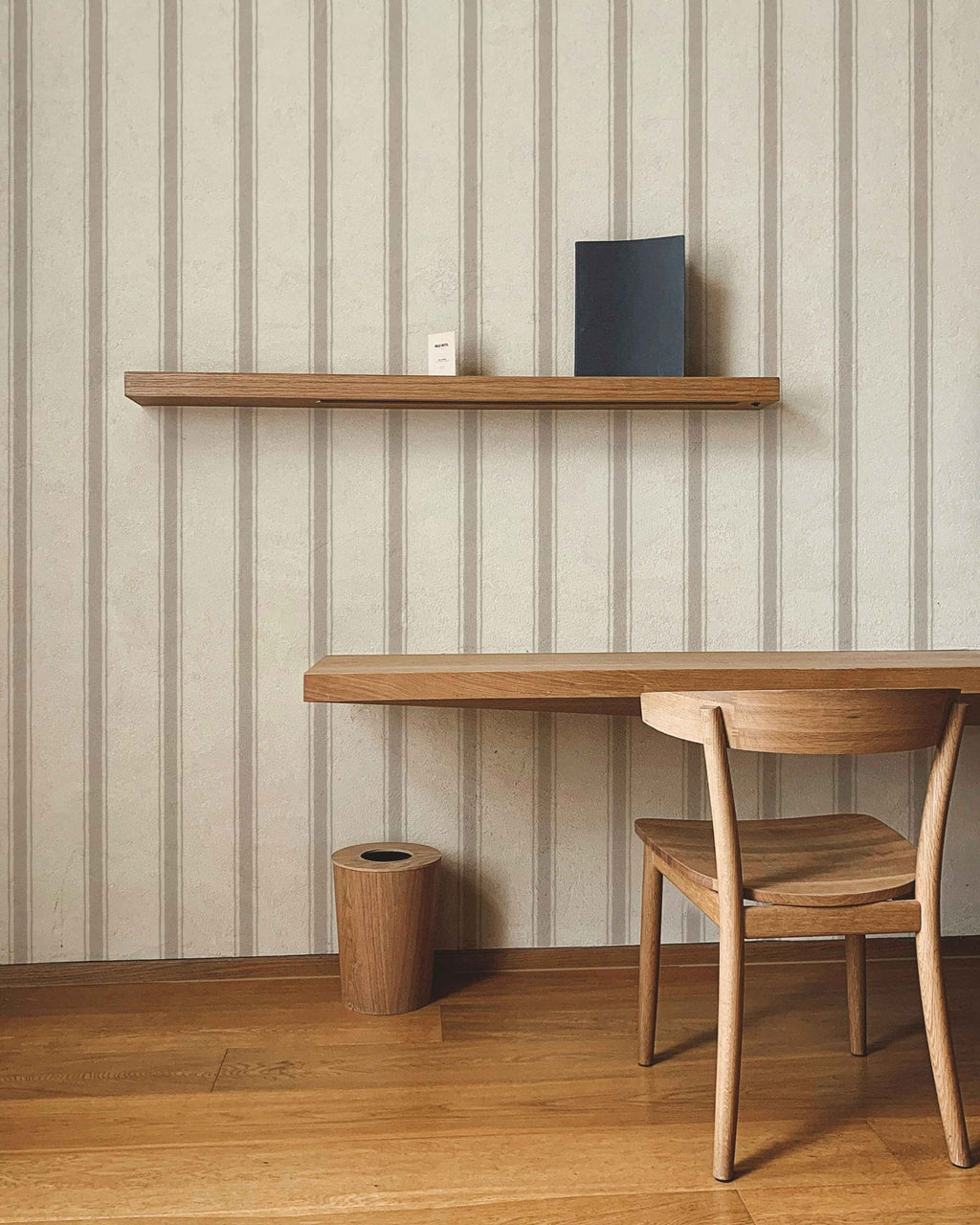 Moulding Line Wallpaper in Cool Taupe