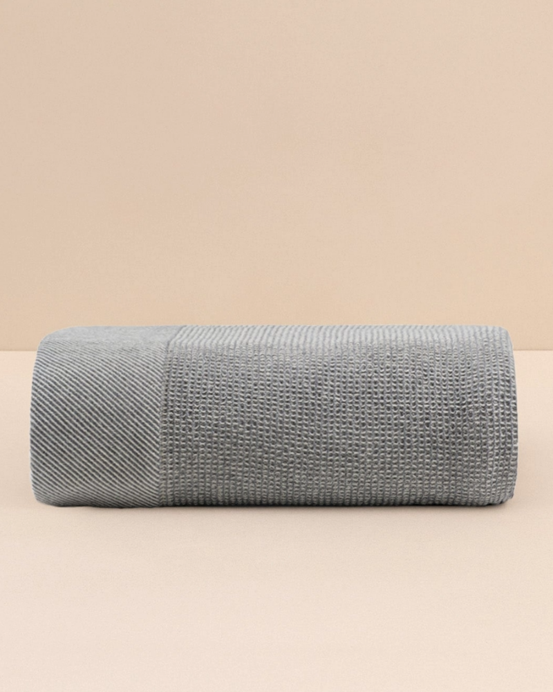 Pergamon Throw in Grey