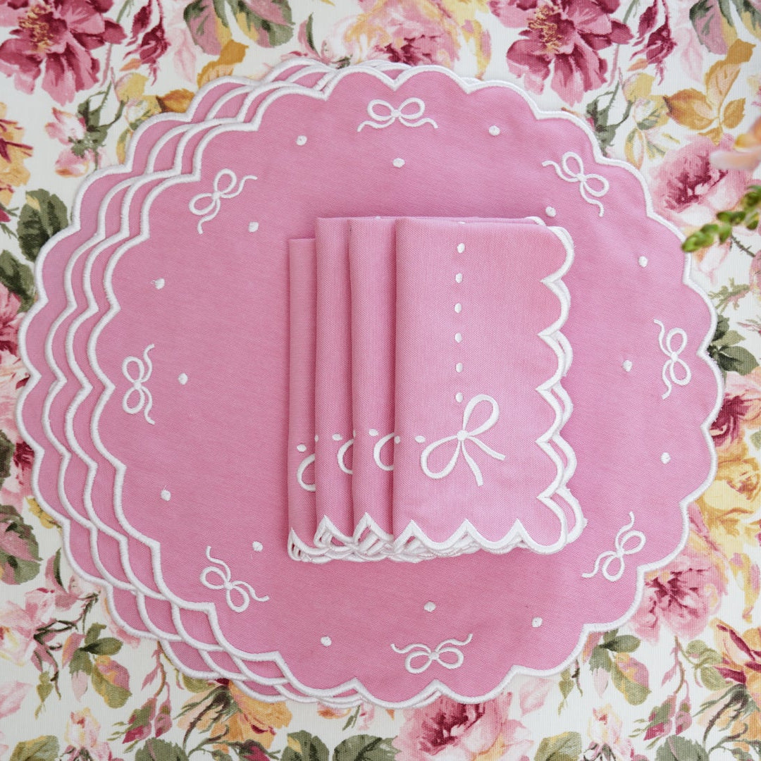 RIBBIA PINK ROUND FABRIC PLACEMAT & NAPKIN SET (Set Of 4)