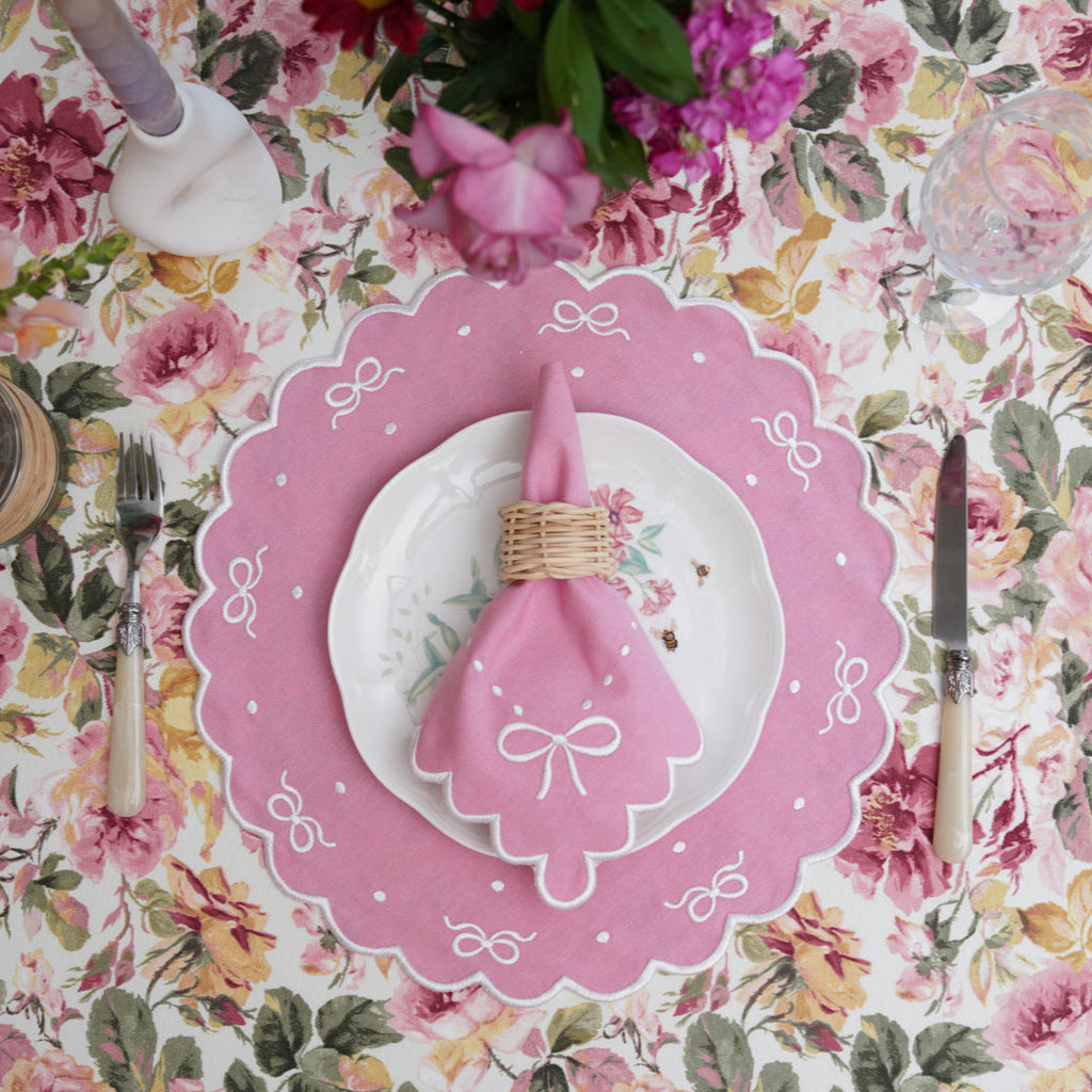 RIBBIA PINK ROUND FABRIC PLACEMAT & NAPKIN SET (Set Of 4)