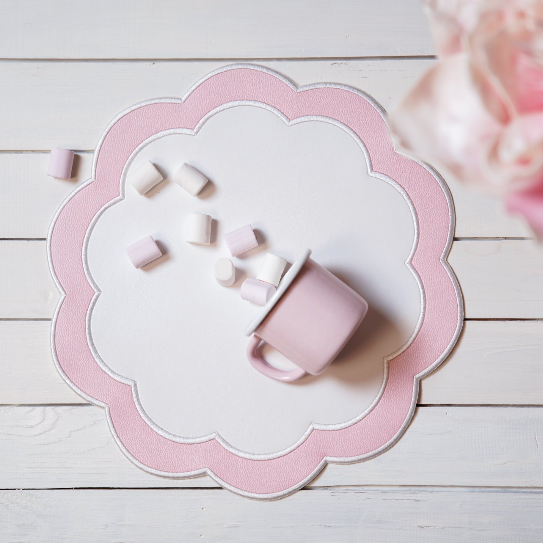 SERENITY WHITE & PINK SCALLOPED FAUX LEATHER PLACEMAT (Set Of 4)