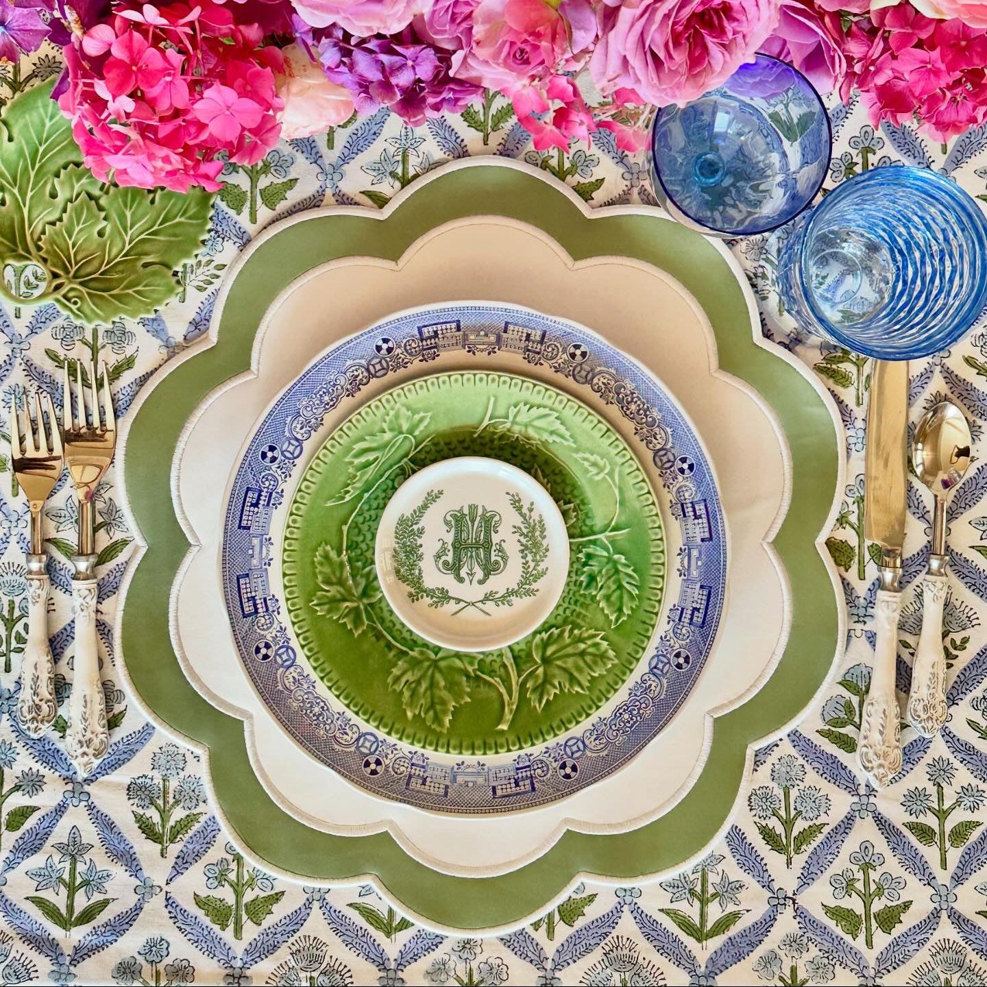 SERENITY WHITE FAUX LEATHER PLACEMAT (Set Of 4)