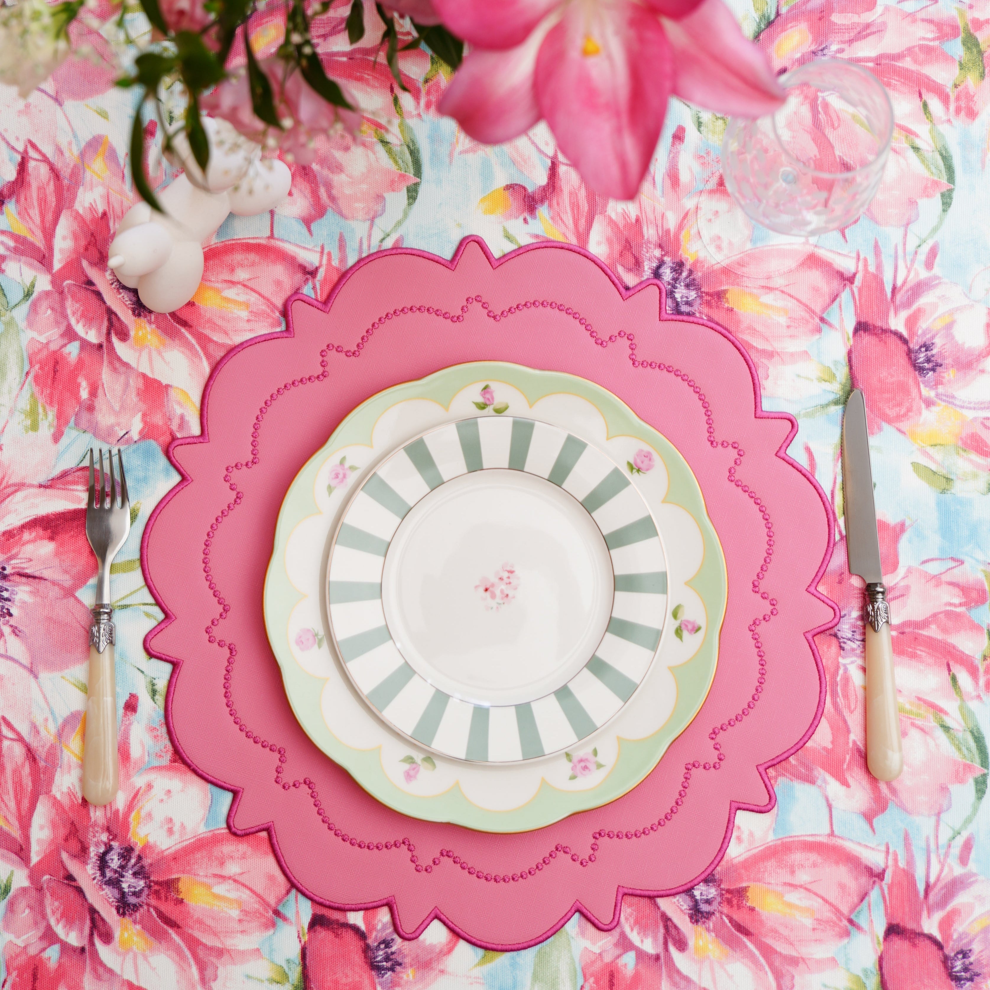 SOLSTICE PINK SCALLOPED FAUX LEATHER PLACEMAT (Set Of 4)