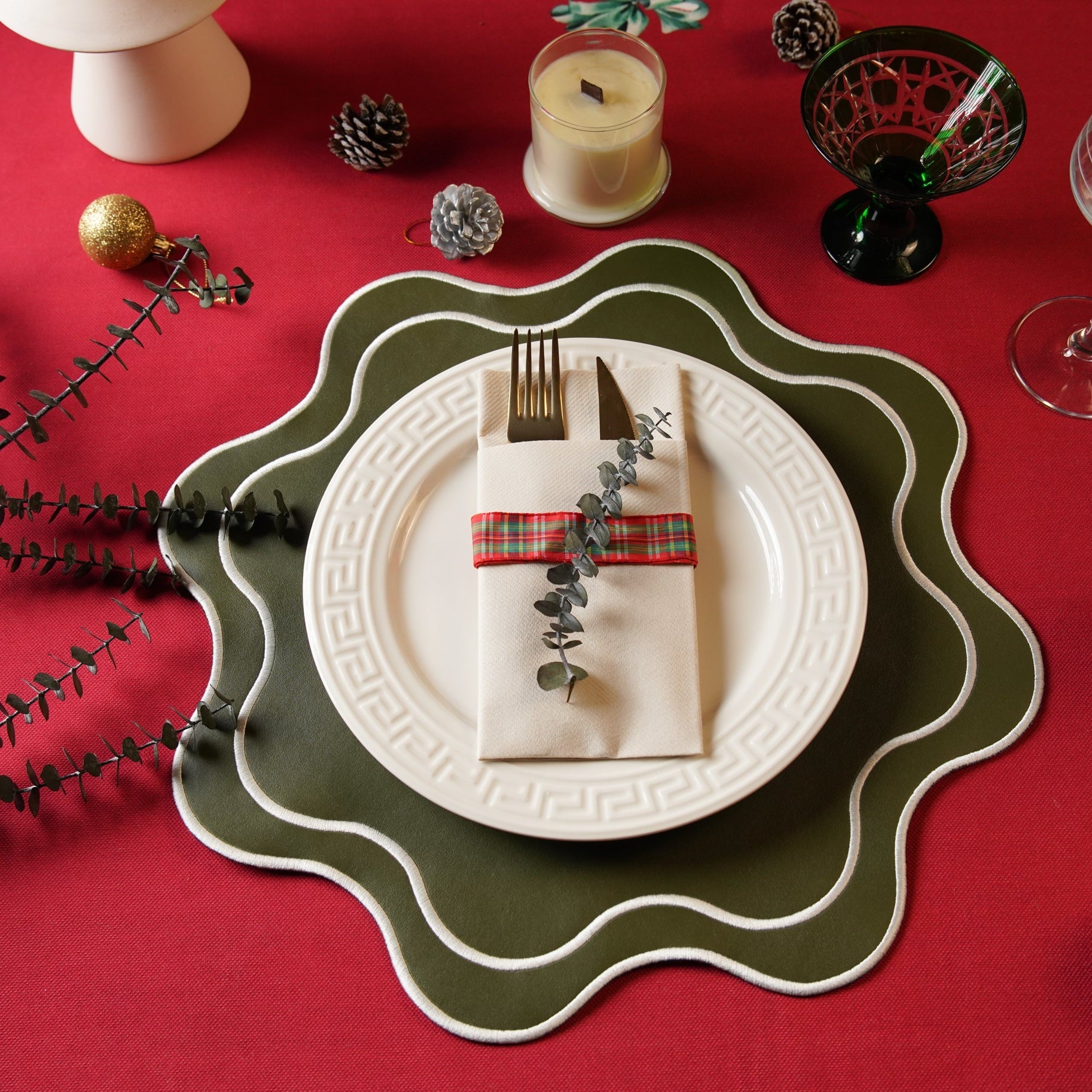 HAVEN DARK GREEN WAVY EDGE FAUX LEATHER PLACEMAT (Set Of 4)