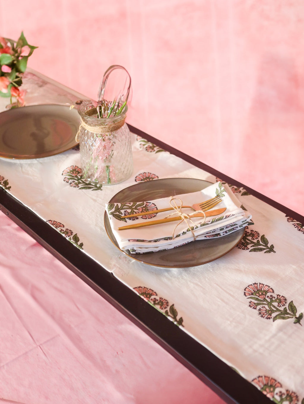 Begum Linen Table Runner — Pink