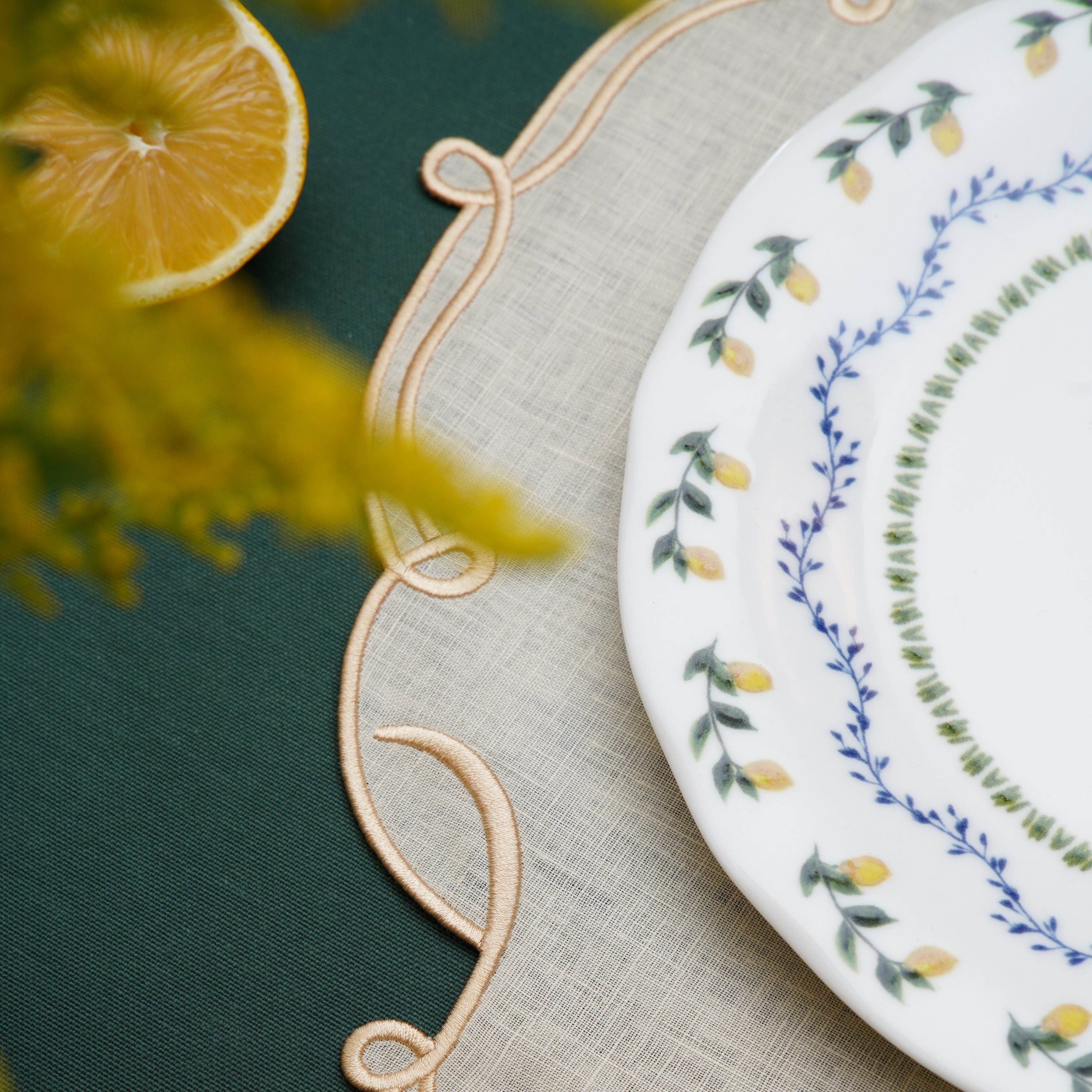 CELESTIA LINEN IVORY GOLD TRIM SQUARE PLACEMAT (Set Of 4)