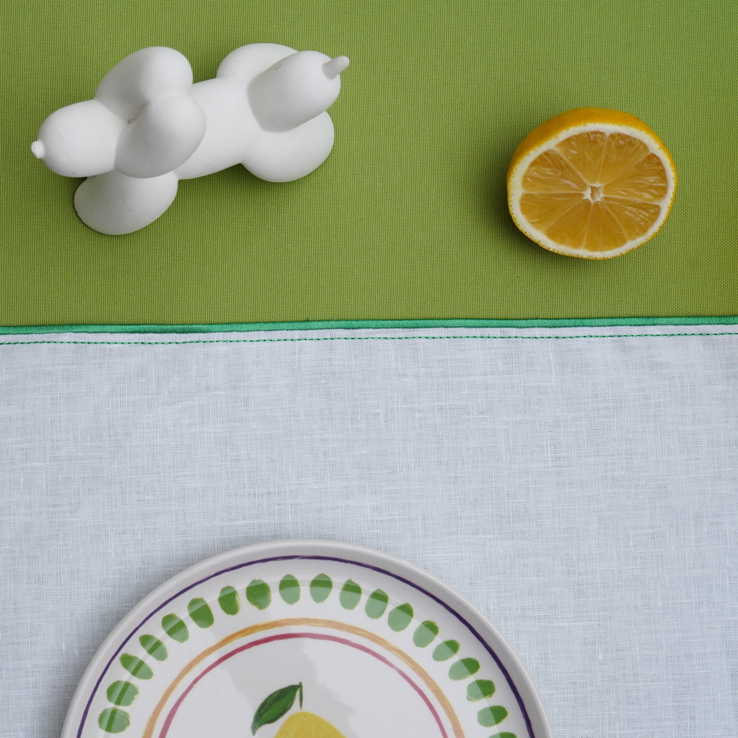 WHITE LEAF SQUARE LINEN PLACEMAT (Set Of 4)