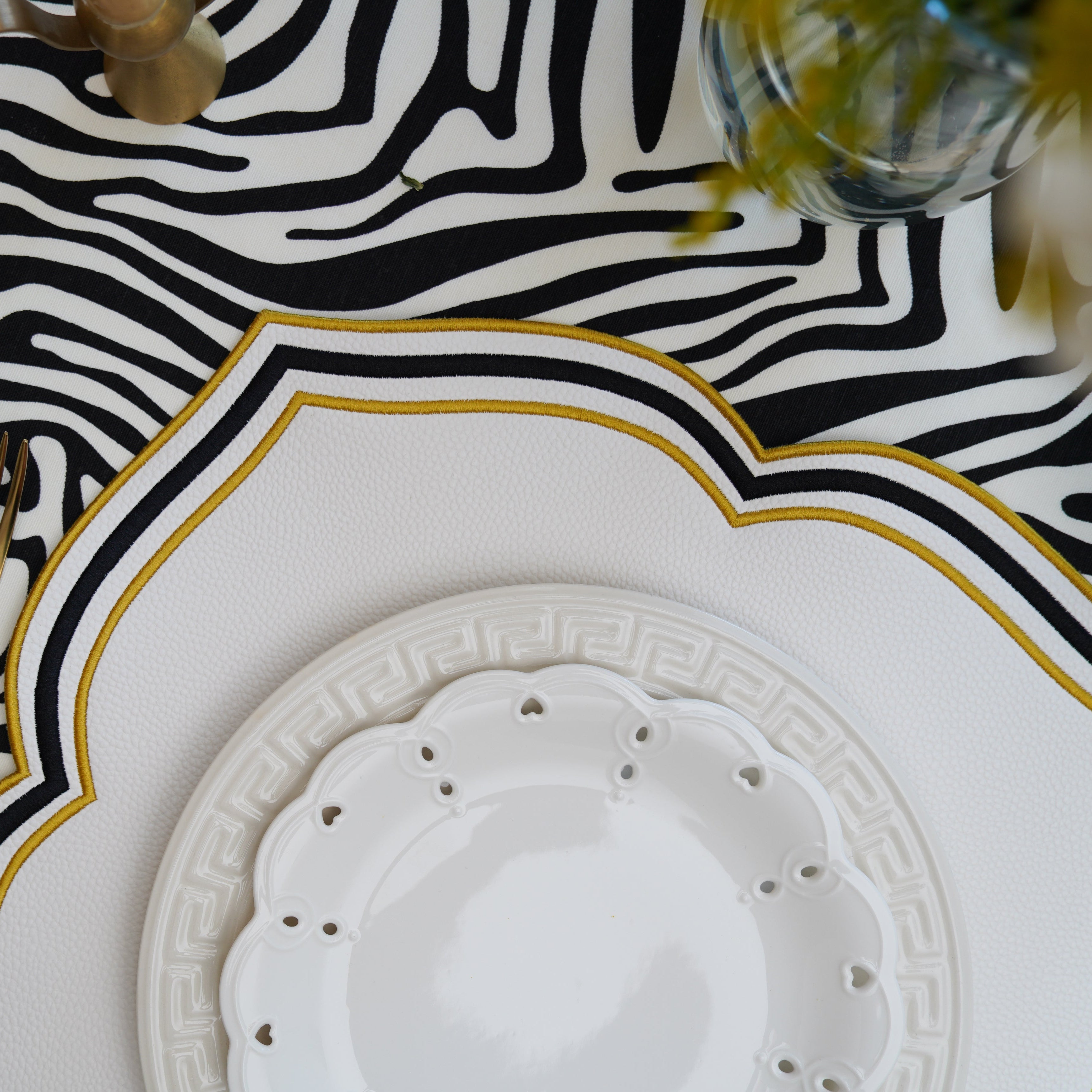 ZEAL WHITE BLACK & GOLD FAUX LEATHER PLACEMAT (Set Of 4)