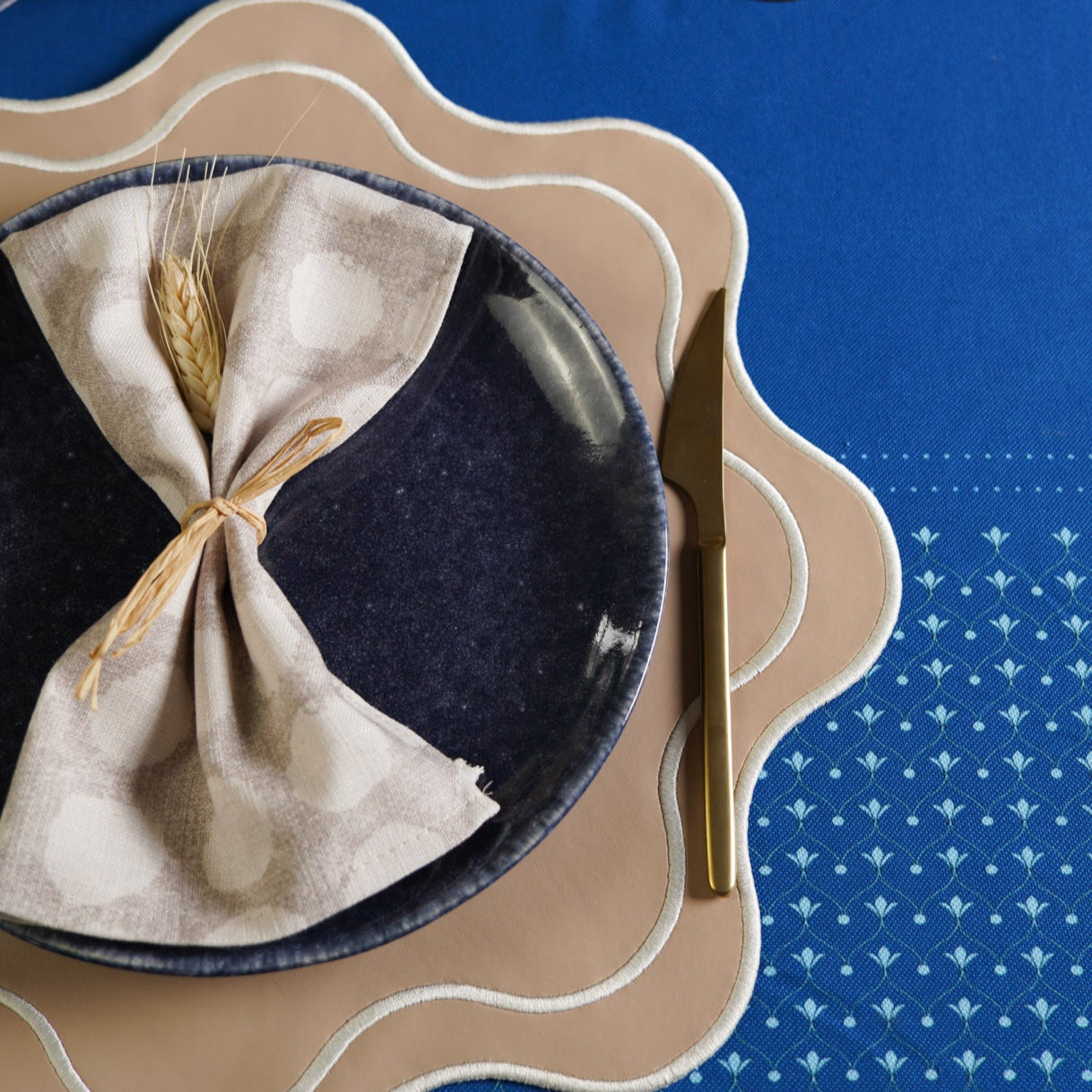 HAVEN BEIGE WAVY EDGE FAUX LEATHER PLACEMAT (Set Of 4)