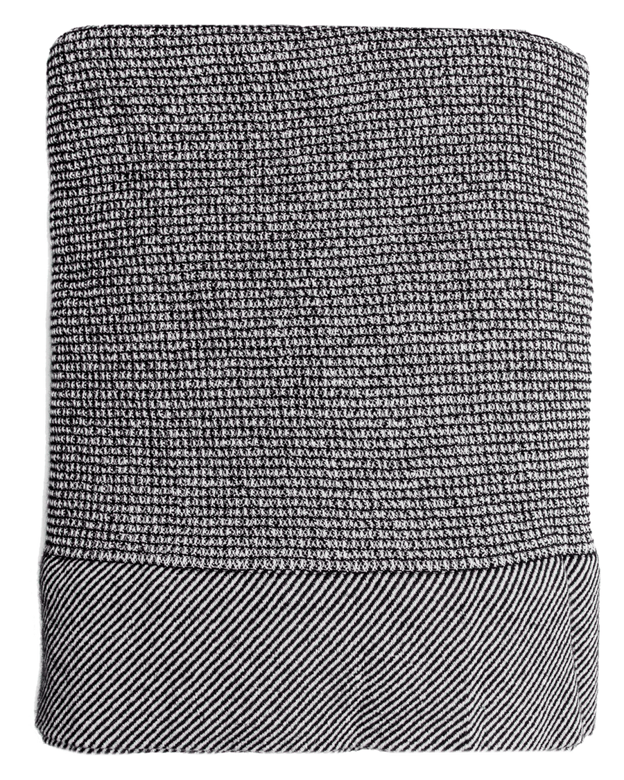 Pergamon Throw in Black