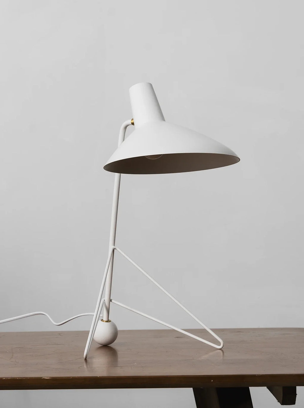 Tripod HM9 Simple Table Lamp