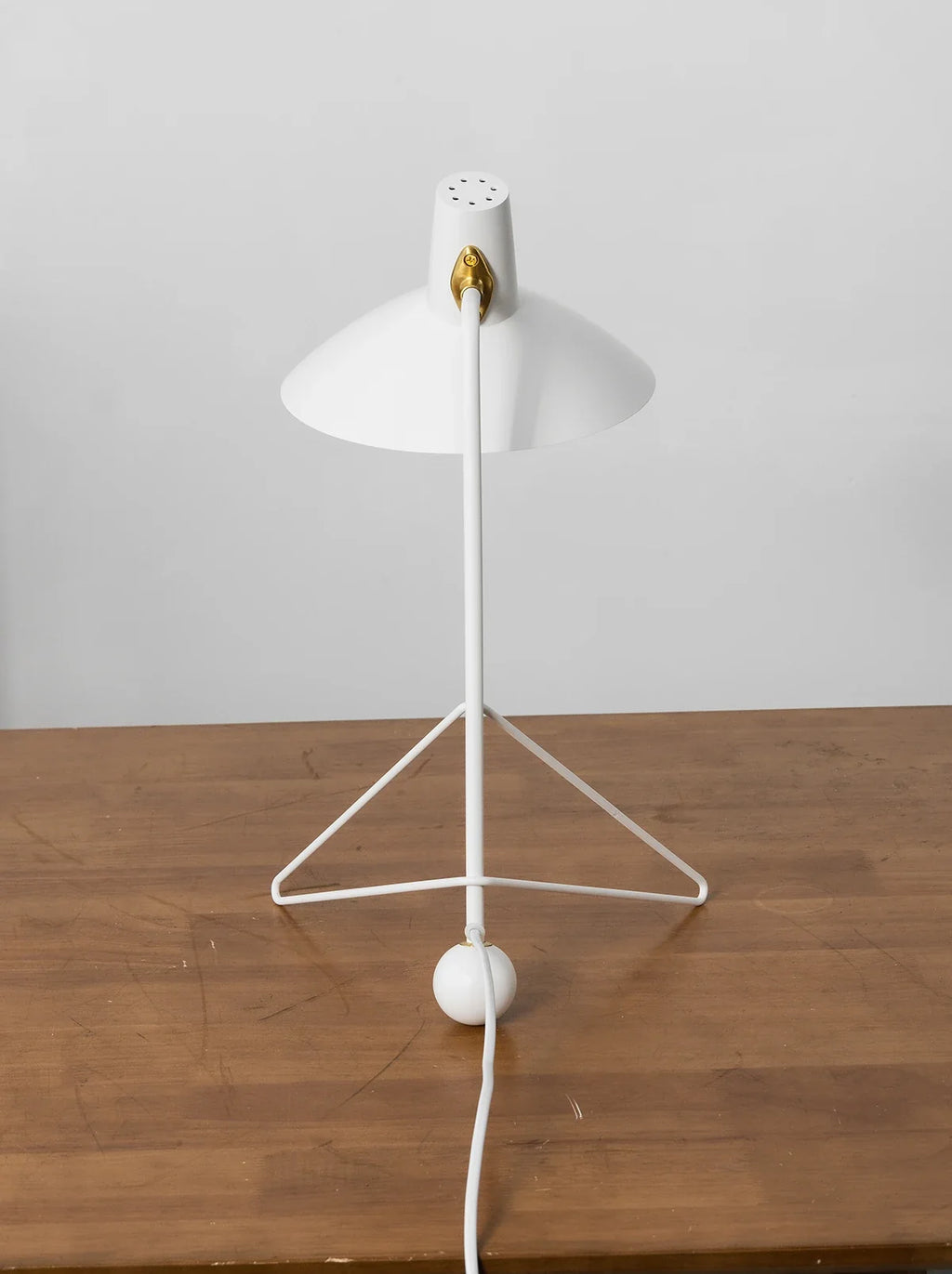 Tripod HM9 Simple Table Lamp
