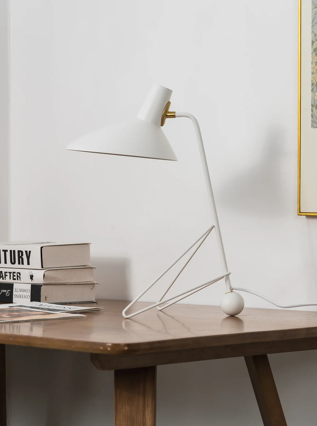Tripod HM9 Simple Table Lamp