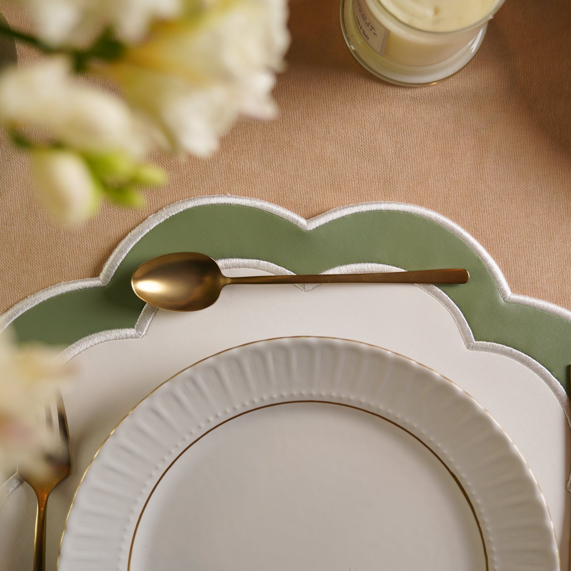 SERENITY WHITE FAUX LEATHER PLACEMAT (Set Of 4)