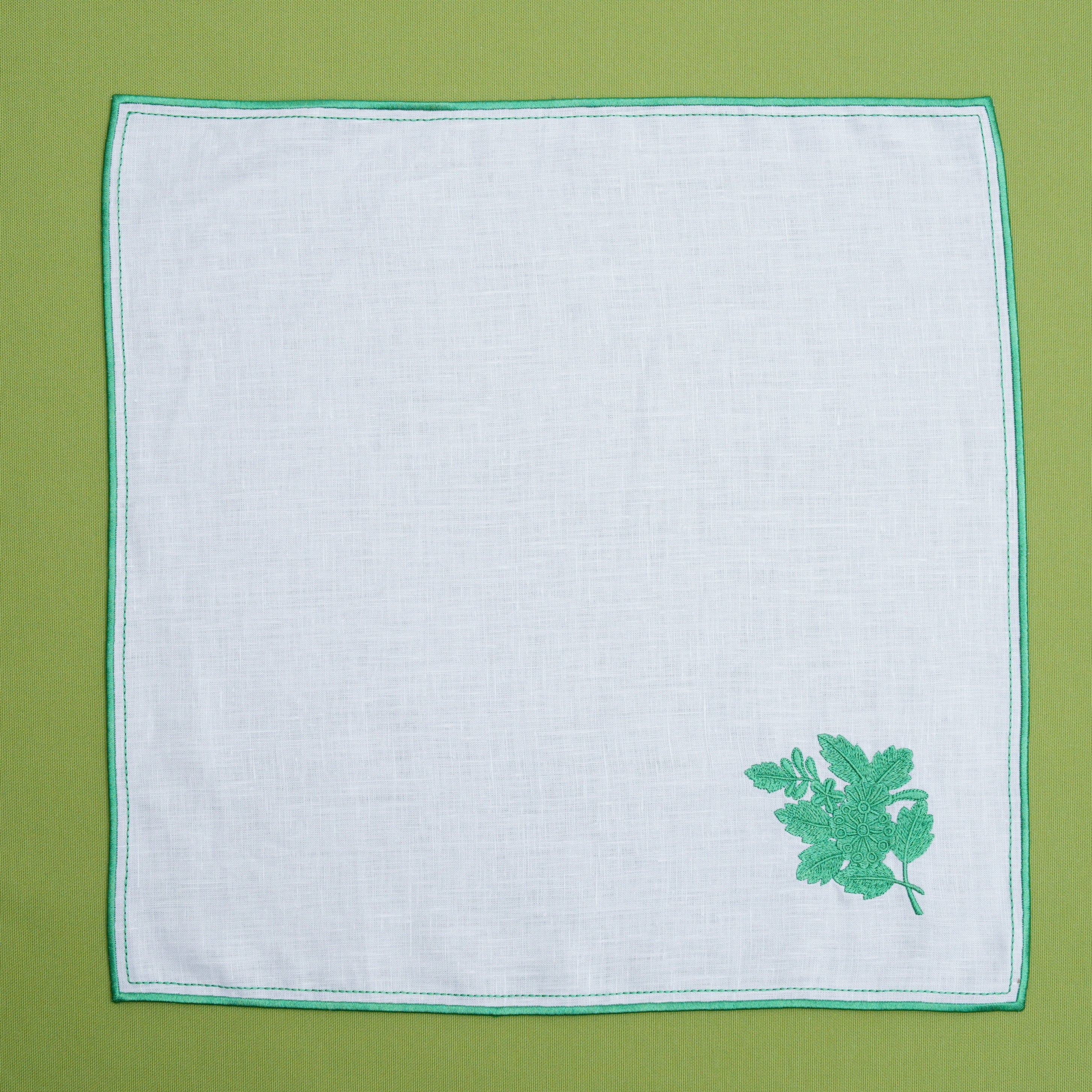 WHITE LEAF SQUARE LINEN PLACEMAT (Set Of 4)