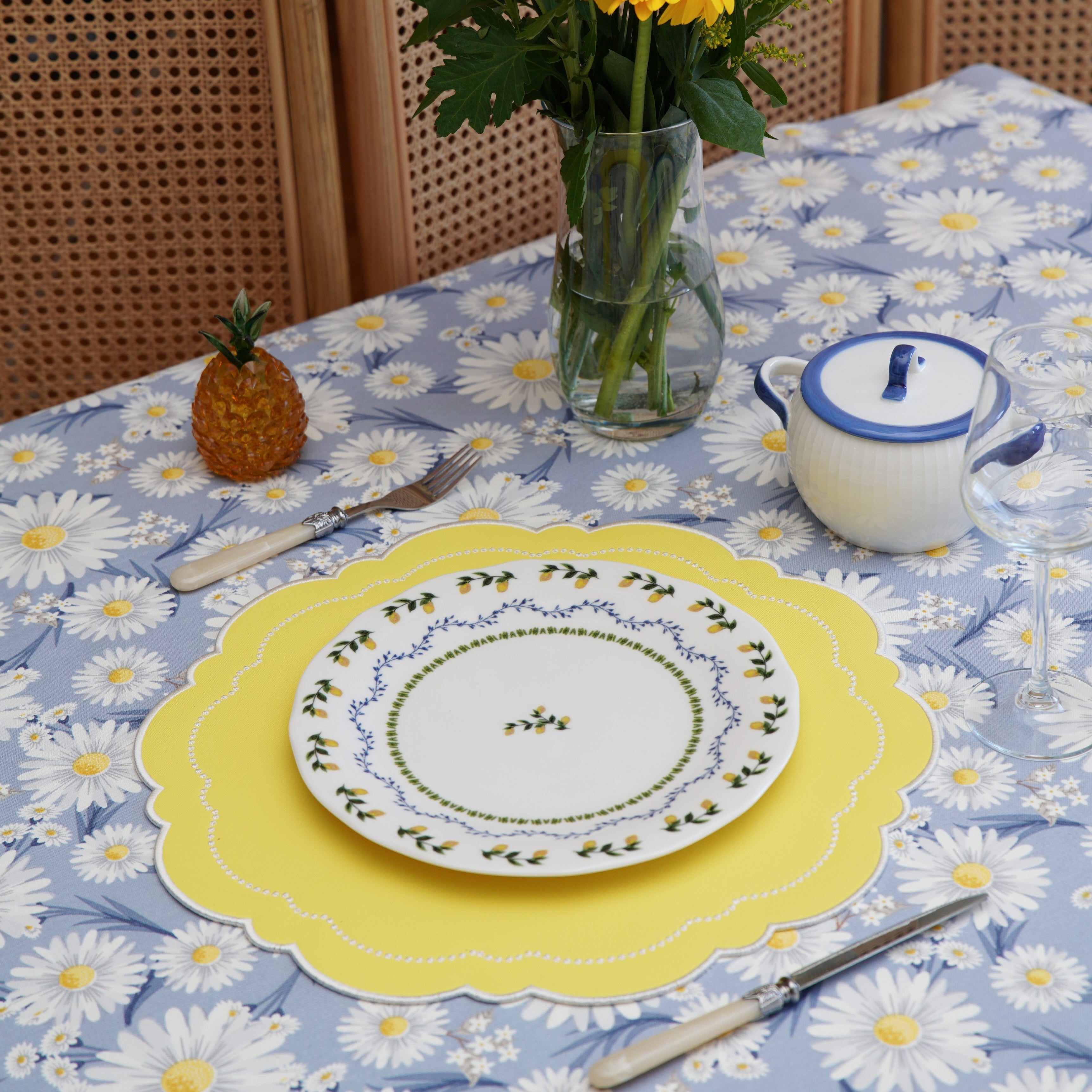 HALO YELLOW ROUND FAUX LEATHER PLACEMAT (Set Of 4)