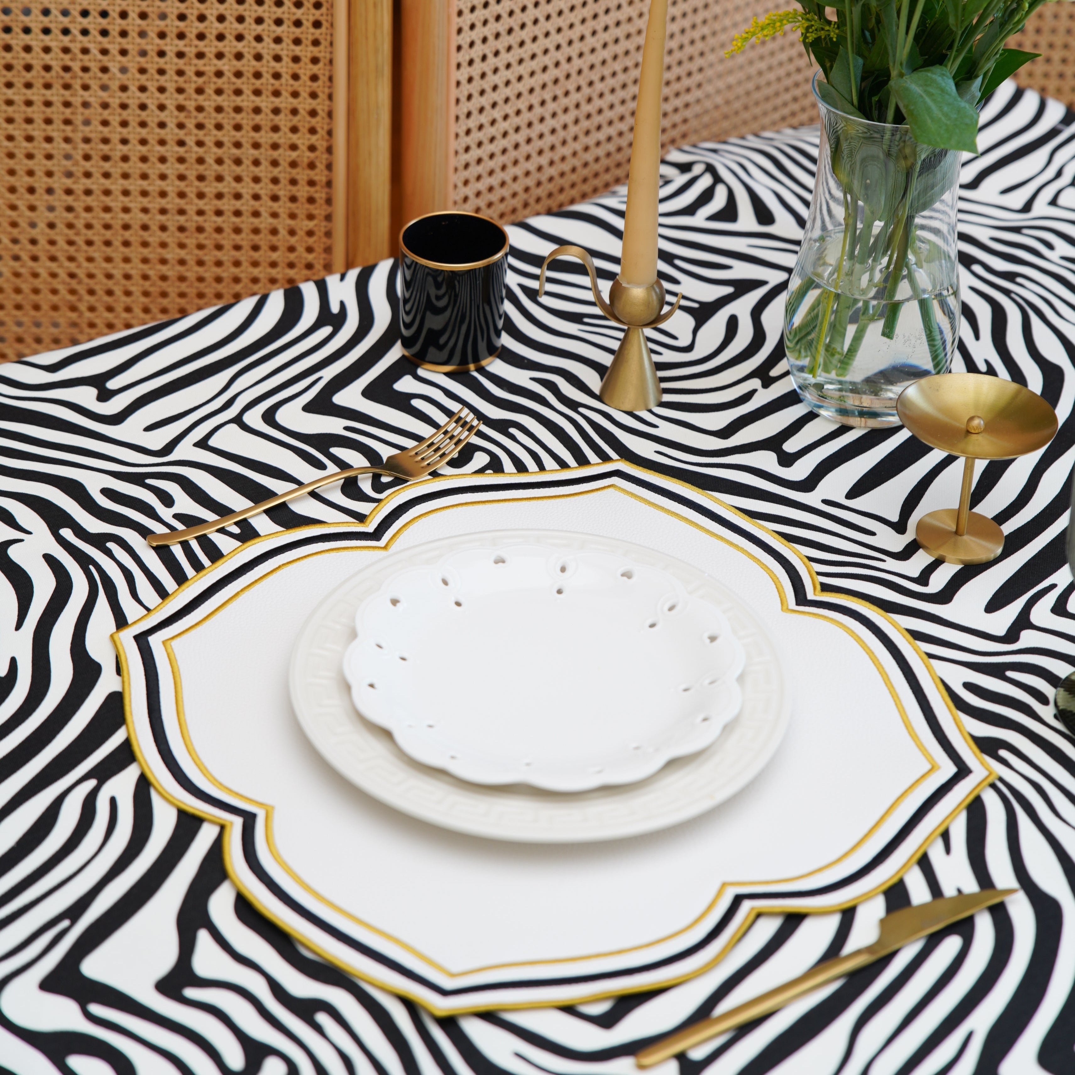 ZEAL WHITE BLACK & GOLD FAUX LEATHER PLACEMAT (Set Of 4)